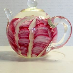 Glass Art Paperweight Teapot Red Onion Dynasty Gallery Vintage